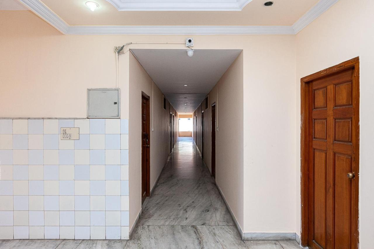 Hôtel Oyo 38559 Ramana Residency à Tiruvannāmalai Extérieur photo